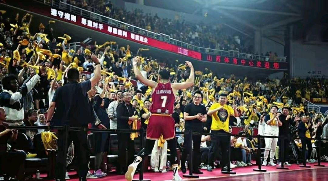 北京主场击败山西,稳步挺进季后赛 北京主场击败山西,稳步挺进季后赛